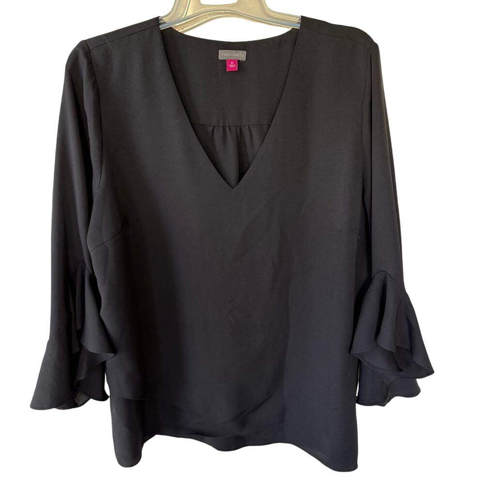 Vince Camuto Size 2X Black V Neck Blouse layered blouse